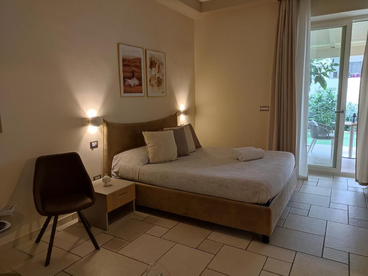 Lux Suite Taranto Eksteriør bilde