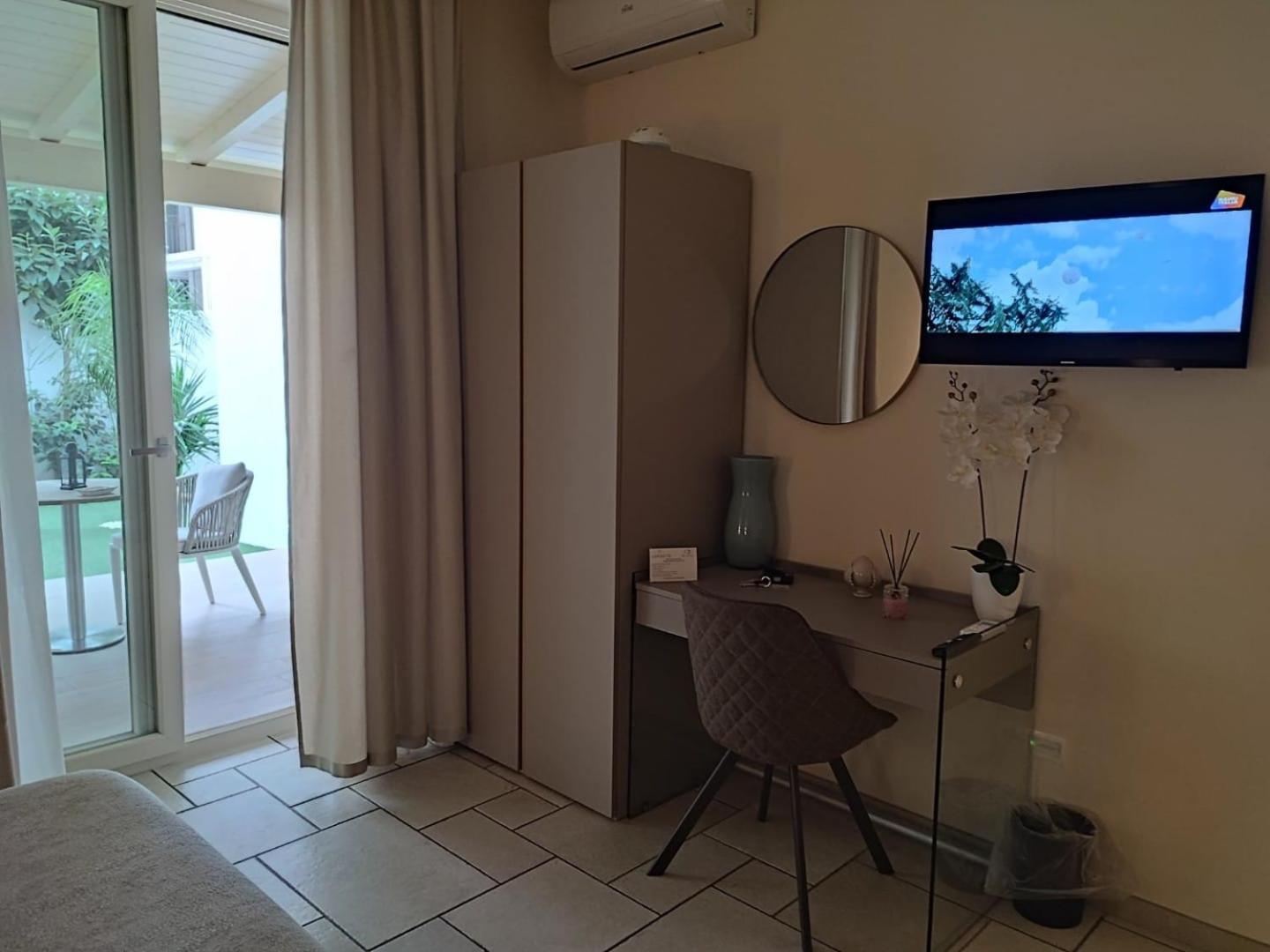 Lux Suite Taranto Eksteriør bilde